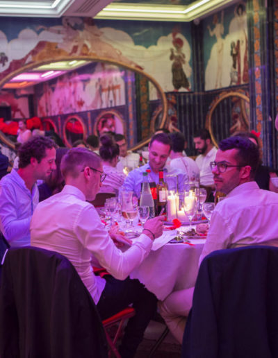 Dîner entre amis Aux Belles Poules Paris